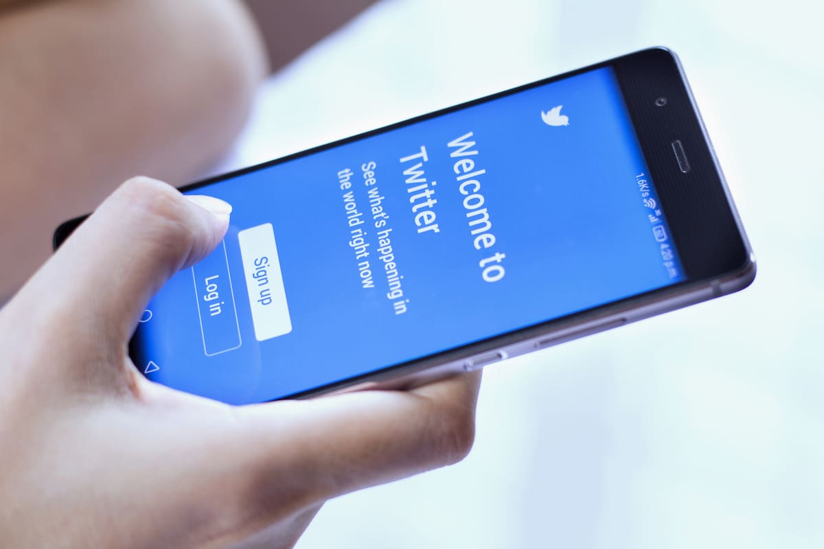 Antes de retuitear un contenido con un enlace web, Twitter preguntará a los usuarios si leyeron el contenido, una medida que busca desalentar la desinformación en la plataforma