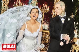 Antes de su boda en Portofino, la pareja se casó en Las Vegas, en abril, y en Los Ángeles, en mayo.