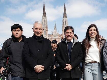 Antes del acto de Milei, el gobernador Kicillof encabezó un encuentro en La Plata