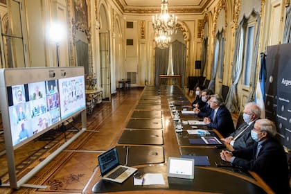 Alberto Fernández mantuvo una reunión virtual con los gobernadores