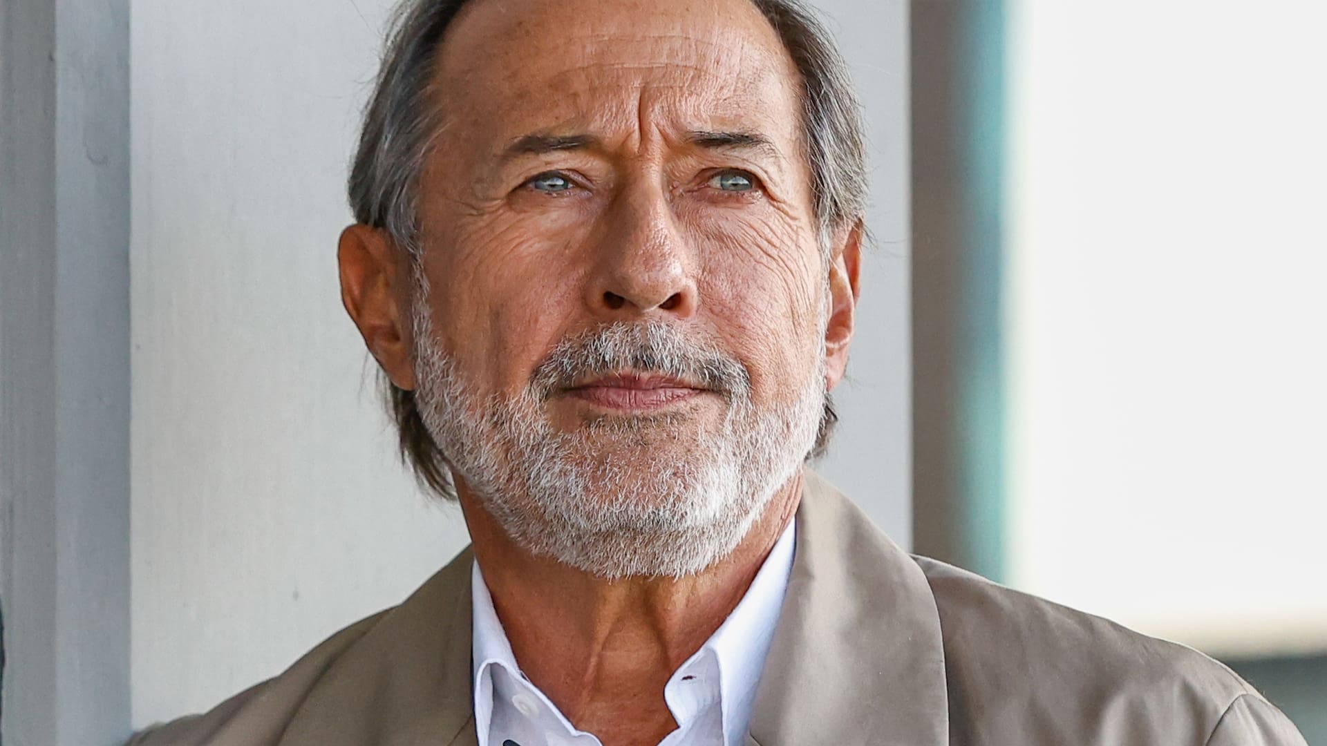 Antes del estreno de Homo Argentum, Guillermo Francella habla de lo que nos identifica como argentinos, su carrera, el recuerdo de sus padres y lo que extraña de cuando no era famoso
