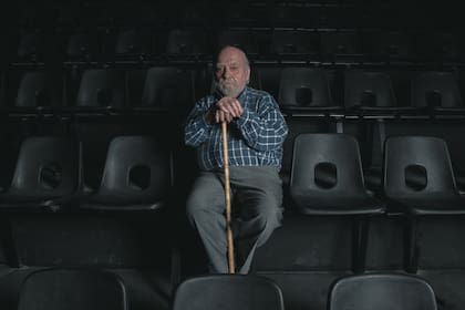 Antes del estreno de una nueva obra, el creador de piezas teatrales emblemáticas habla del rol actual del dramaturgo