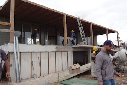 Antes. La casa se elevó para ganar visuales al mar.