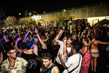 “Antes no valorábamos tanto el espacio abierto, pero la pandemia nos hizo dar cuenta de la importancia de la terraza, el patio y el estar afuera”, cuenta Chelo