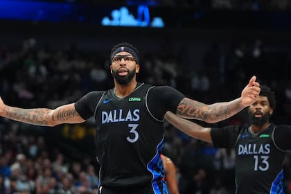 Anthony Davis se recupera con 29 puntos en derrota de Rockets ante Mavs 122-109