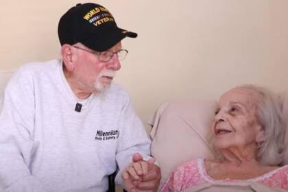 Anthony sirvió en el ejército de Estados Unidos durante la Segunda Guerra Mundial y en el campo de batalla le enviaba cartas de amor a su esposa