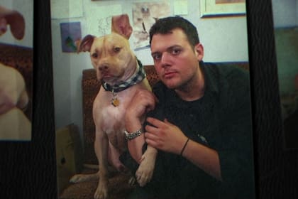 Anthony Strangis y el famoso pitbull Leon