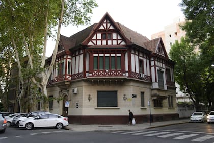 Antigua casona en Rosario perteneciente al Opus Dei, que se vendió al Sindicato de Luz y Fuerza y donde va a funcionar una clínica