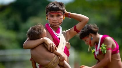 Antiguamente, entre los yanomamis, en Venezuela, existía la "caza de la esposa" en grupos vecinos, algo que se hacía de modo violento