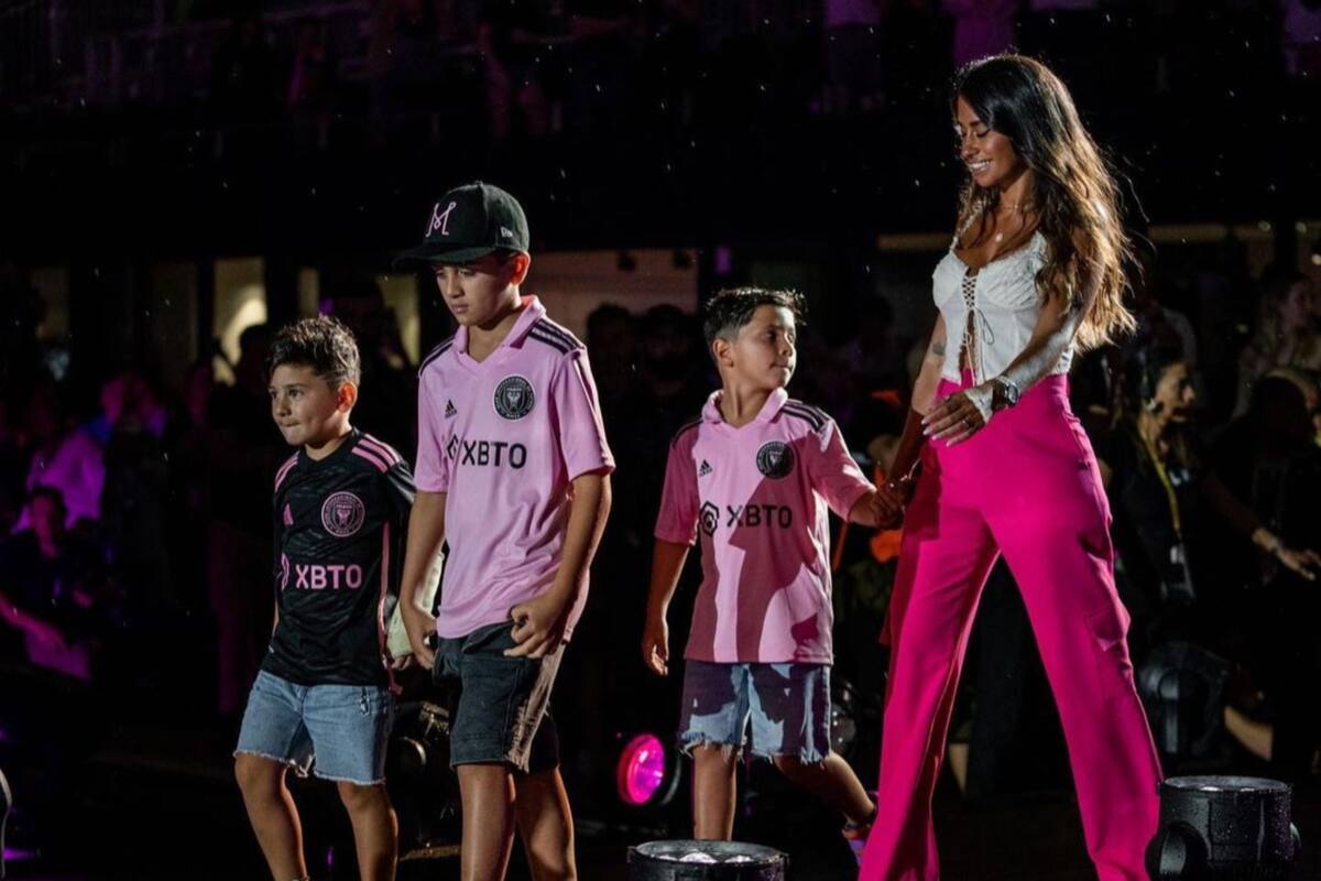 Anto Roccuzzo compartió una foto rumbo al estadio y el gesto de uno de los hijos llamó la atención