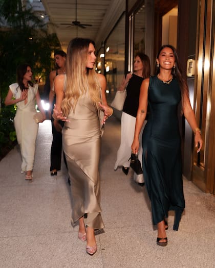Anto Roccuzzo dijo presente en la inauguración de la nueva tienda que abrió Victoria Beckham en un centro comercial de Miami (Foto: Instagram @victoriabeckham)