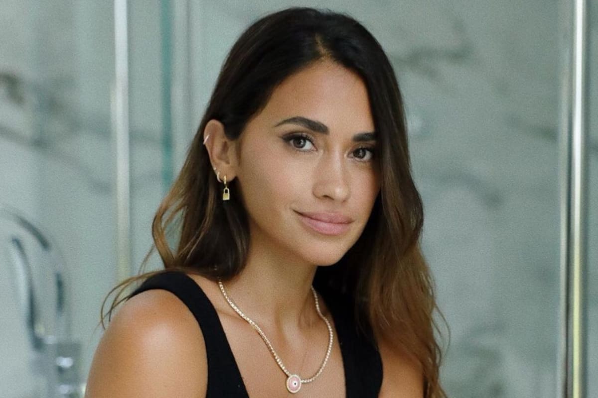 Anto Roccuzzo mostró su nuevo producto favorito para el cuidado de la piel, pero un detalle del baño se robó toda la atención