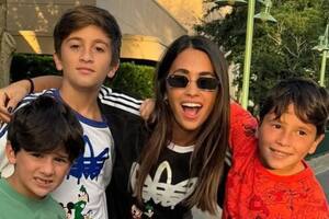 Anto Roccuzzo sorprendió a sus seguidores al mostrar la postal navideña de sus hijos (Foto: Instagram @antonelaroccuzzo)