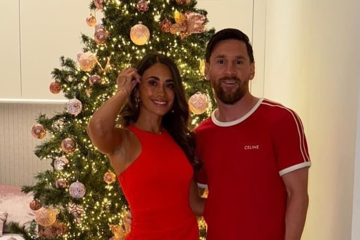 Anto Roccuzzo y Leo Messi compartieron una postal navideña (Foto: Instagram/@antonelaroccuzzo)