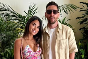 Anto Roccuzzo y Leo Messi disfrutaron de un día de sol y pileta en Rosario (Foto: Instagram @leomessi)