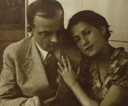 Antoine de Saint-Exupéry y su esposa, Consuelo. El nombre de ella también estaba grabado en la pulsera encontrada en el Mediterráneo