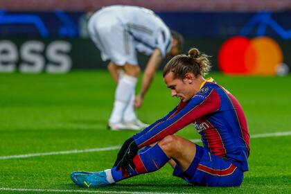 En Barcelona están convencidos de que el francés Antoine Griezmann nunca estuvo a la altura de los 120.000.000 de euros que costó y se plantean su traspaso en el mercado de invierno.