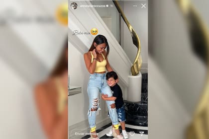 Antonela compartió una foto con su hijo (Foto Instagram @antonelaroccuzzo)