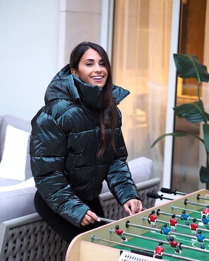 Antonela compartió una postal en sus redes pero el metegol fue el protagonista de la escena (Foto: Instagram @antonelaroccuzzo)