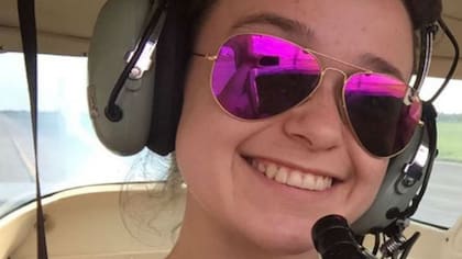 Antonela Dileo tiene 20 años y realiza el curso de piloto comercial. A la par, estudia nutrición en la UBA para tener otra salida laboral en caso de no conseguir como piloto