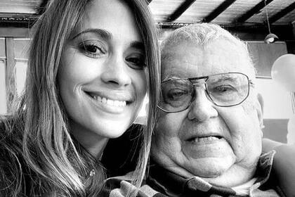 Antonela junto a su abuelo Pascual, en una foto compartida por ella en Instagram.