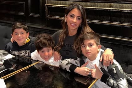 Antonela Roccuzzo compartió en las redes la intimidad de su viaje a España junto a sus tres hijos
