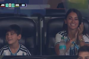 El festejo de Anto Roccuzzo en el golazo de tiro libre de Lionel Messi