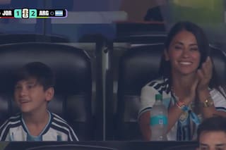 El festejo de Anto Roccuzzo en el golazo de tiro libre de Lionel Messi