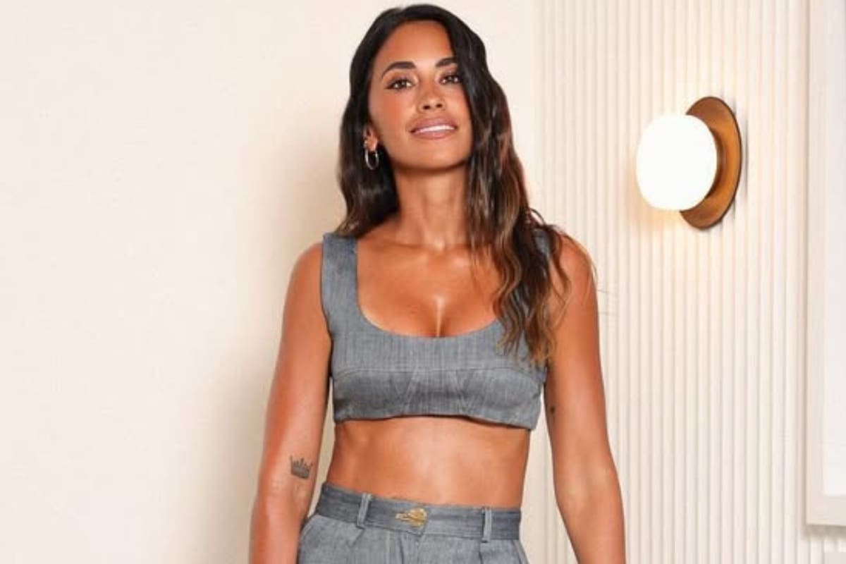 Antonela Roccuzzo en modo vacaciones: mostró la saga de fantasía que leerá