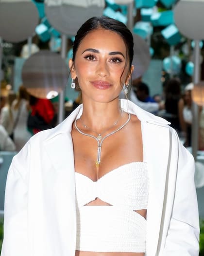 Antonela Roccuzzo, imparable: look total white en Brasil para un evento exclusivo (Foto: Instagram @antonelaroccuzzo)