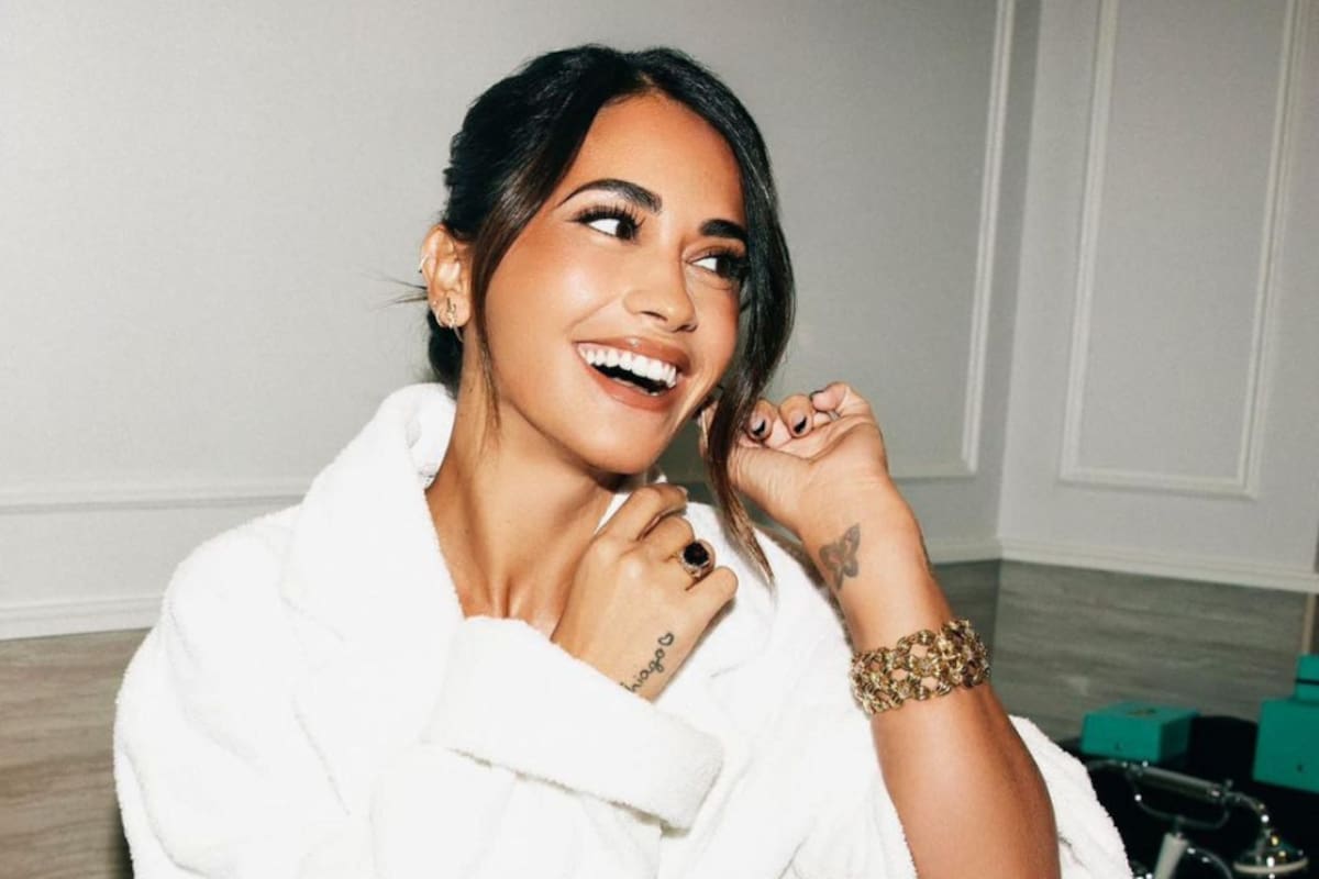 Antonela Roccuzzo posó este viernes en la comodidad de su casa