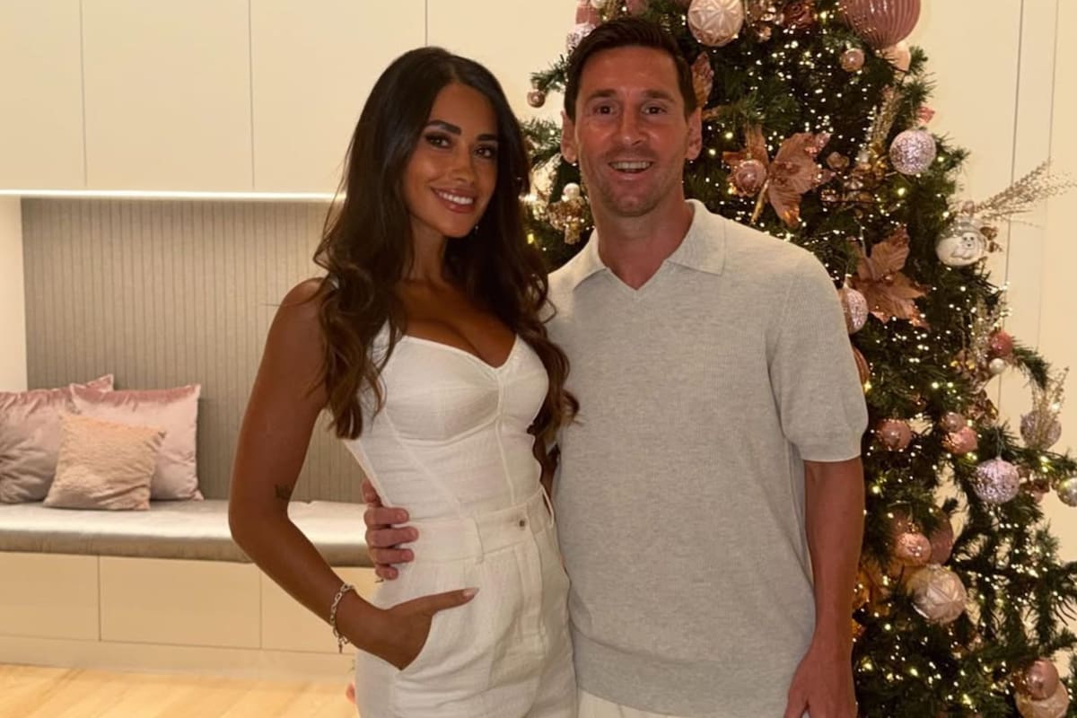 Antonela Roccuzzo y Lionel Messi recibieron el año desde su casa en Rosario