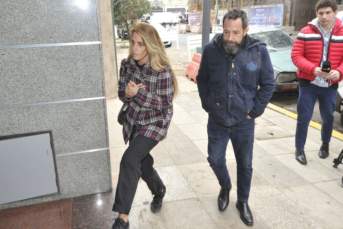Antonella Fontana, al momento de arribar al velatorio de su padre, en el barrio de Palermo