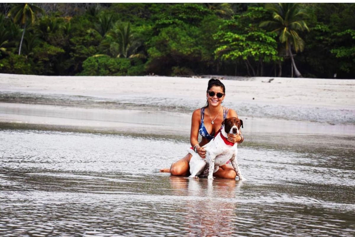 Antonella Giraldi tiene 33 años y hace siete se instaló en Santa Teresa, Costa Rica