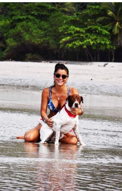 Antonella Giraldi tiene 33 años y hace siete se instaló en Santa Teresa, Costa Rica