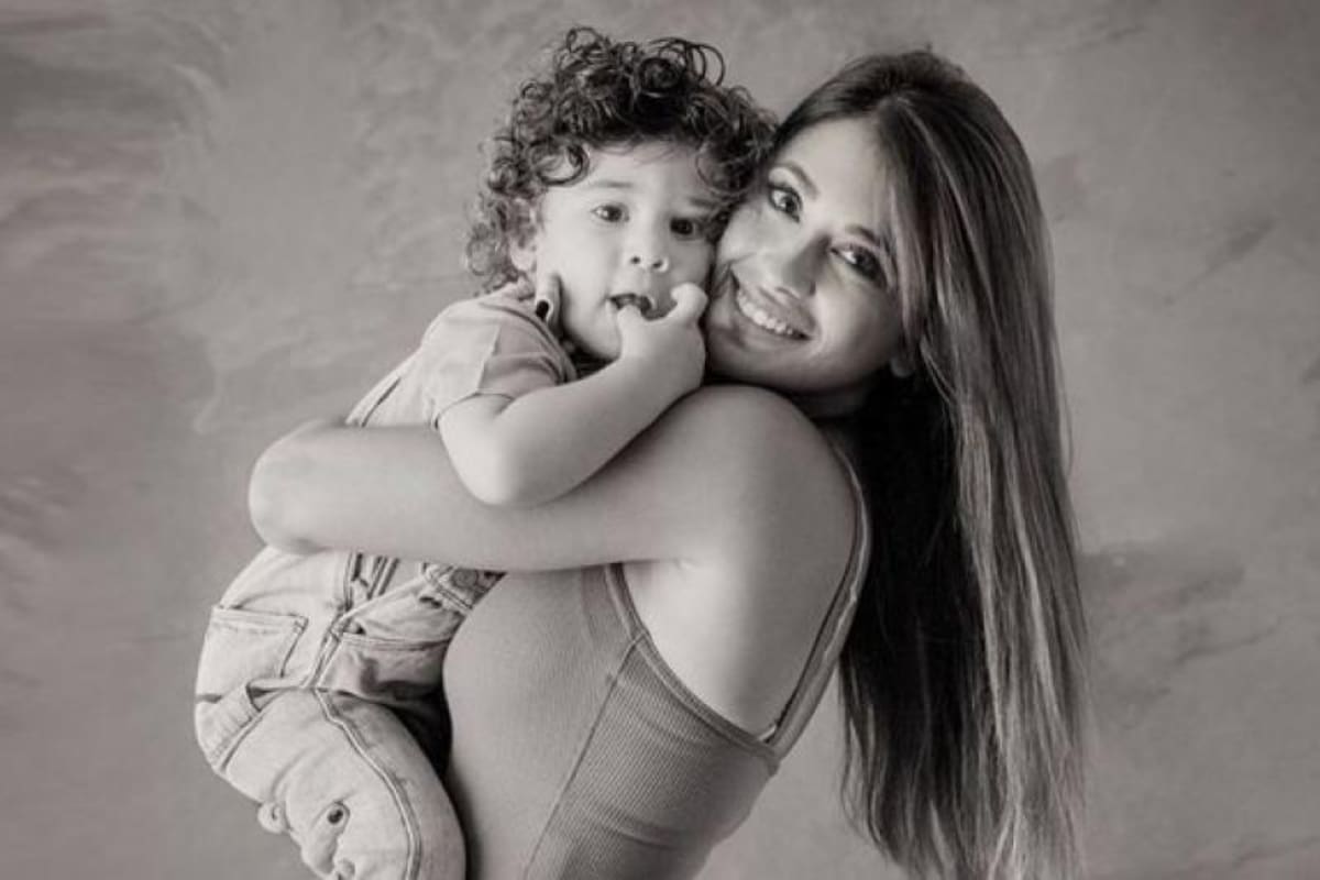 Antonella Roccuzzo se mostró paseando en el auto con Ciro Messi