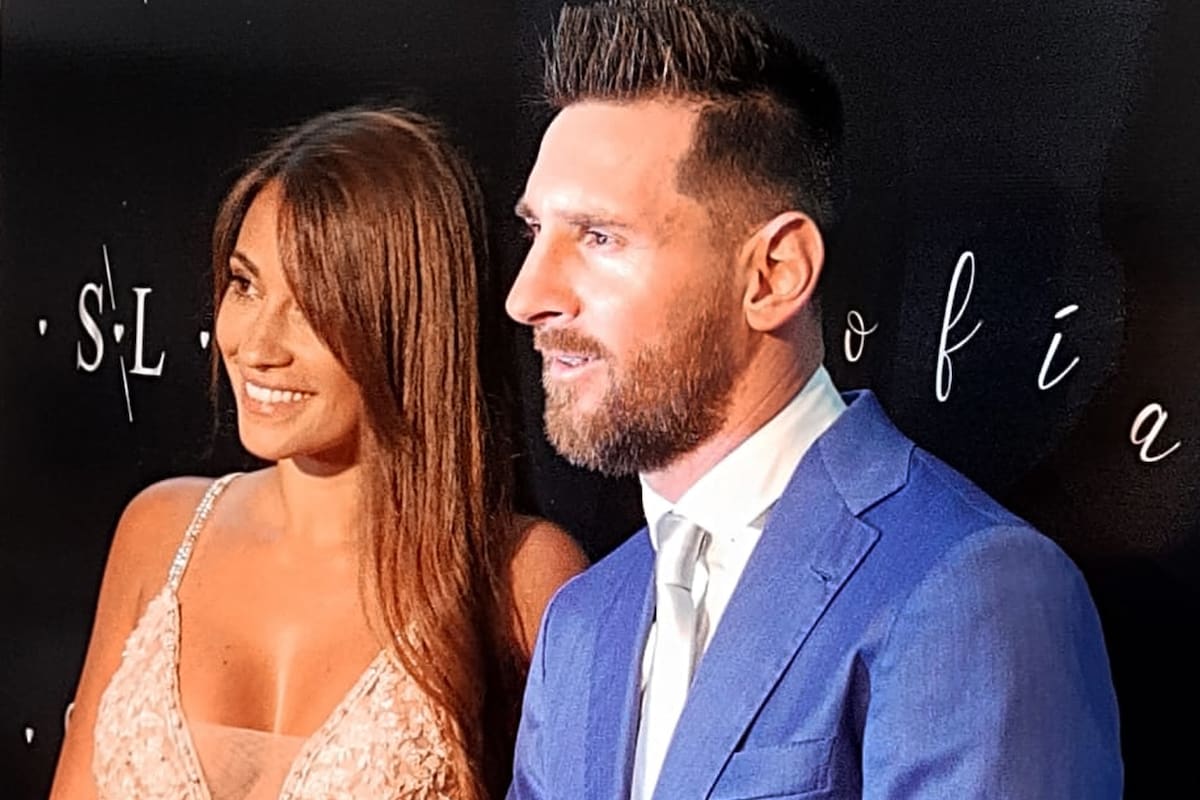 Antonella Roccuzzo y Lionel Messi en el festejo de los Suárez