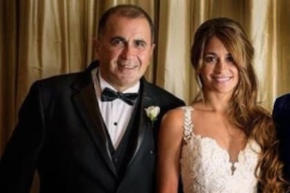 Antonella Rocuzzo junto a su padre