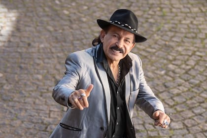 Antonio Ríos pasó por varios grupos, como Malagata y Sombras, antes de iniciar su trayectoria solista