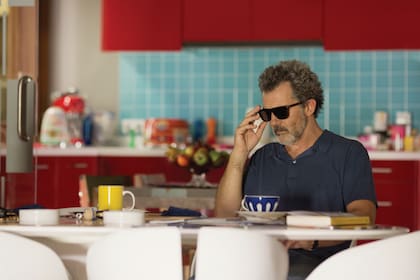 Antonio Banderas interpreta a una versión muy cercana del director en Dolor y gloria (2019)