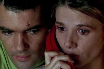 Antonio Banderas y Victoria Abril en Átame, la película de Pedro Almodóvar