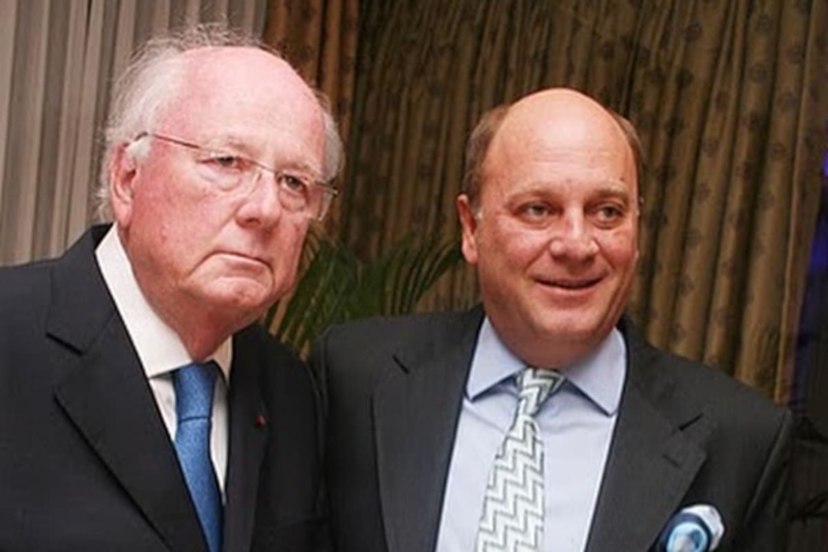 Antonio Cabrales junto a su hijo Martín