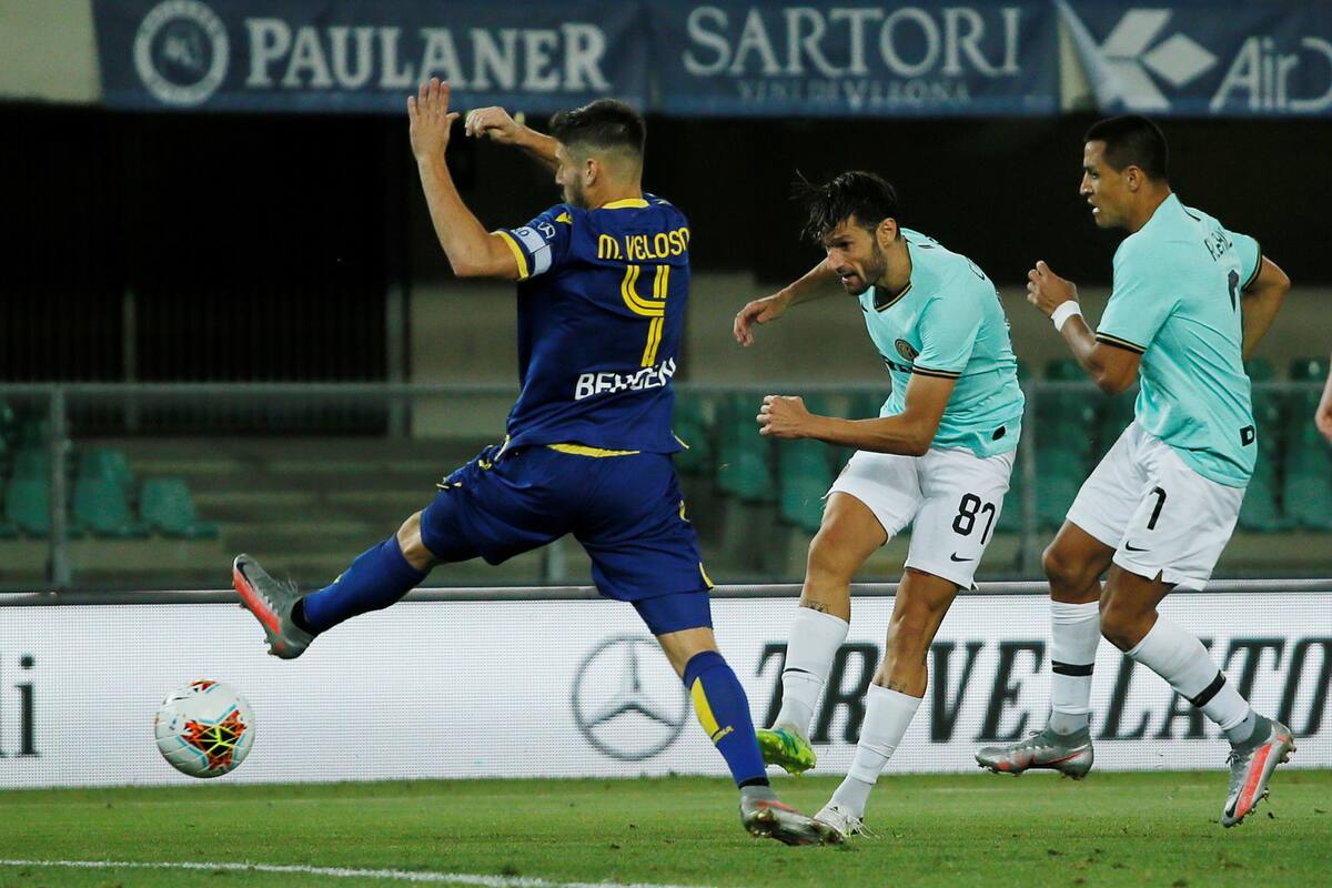 Antonio Candreva marcó la igualdad parcial en un gol, a los 4 minutos de la segunda etapa