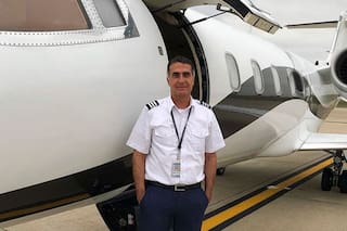 Antonio Laje piloteó un vuelo a Rosario y criticó el aeropuerto