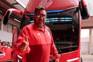 Antonio Mohamed afronta los partidos con optimismo: llegada del plantel en la previa del partido que Toluca le ganó a Tigres por 3-0, por las semifinales del torneo mexicano