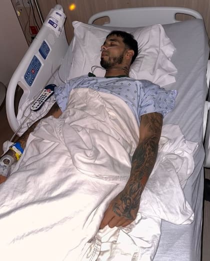 Anuel AA reveló que se encuentra mal de salud con una foto que compartió en Instagram