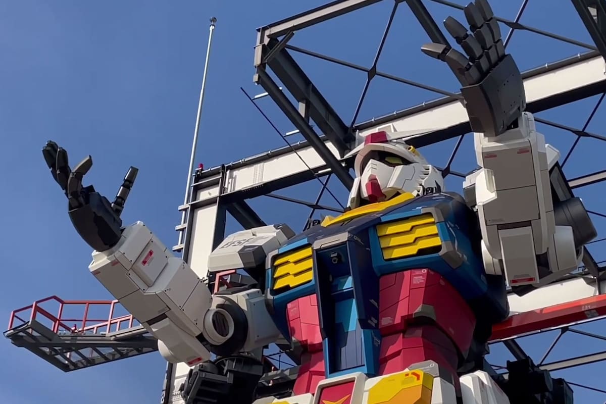 Anunciado a comienzos de este año, el robot Gundam de 18 metros de alto está ubicado en Yokohama, Japón, y forma parte de una atracción turística, donde la escultura realizará diversos movimientos, como caminar o mover los brazos cada hora y media