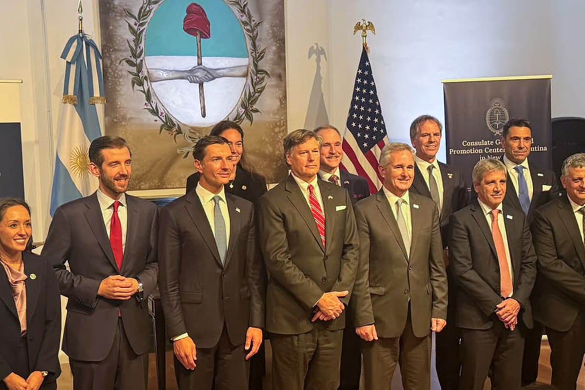 Anuncio del canciller Pablo Quirno y del subsecretario de Estado de Estados Unidos, Christopher Landau, en el consulado argentino