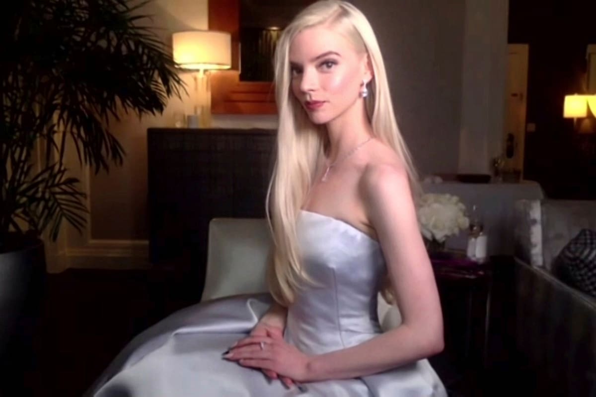 Anya Taylor-Joy fue descrita por Variety como una "persona de color" (NBC via AP)