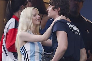 Del "modo hincha" de Anya Taylor-Joy al paseo de mar de Ester Expósito y Mbappé